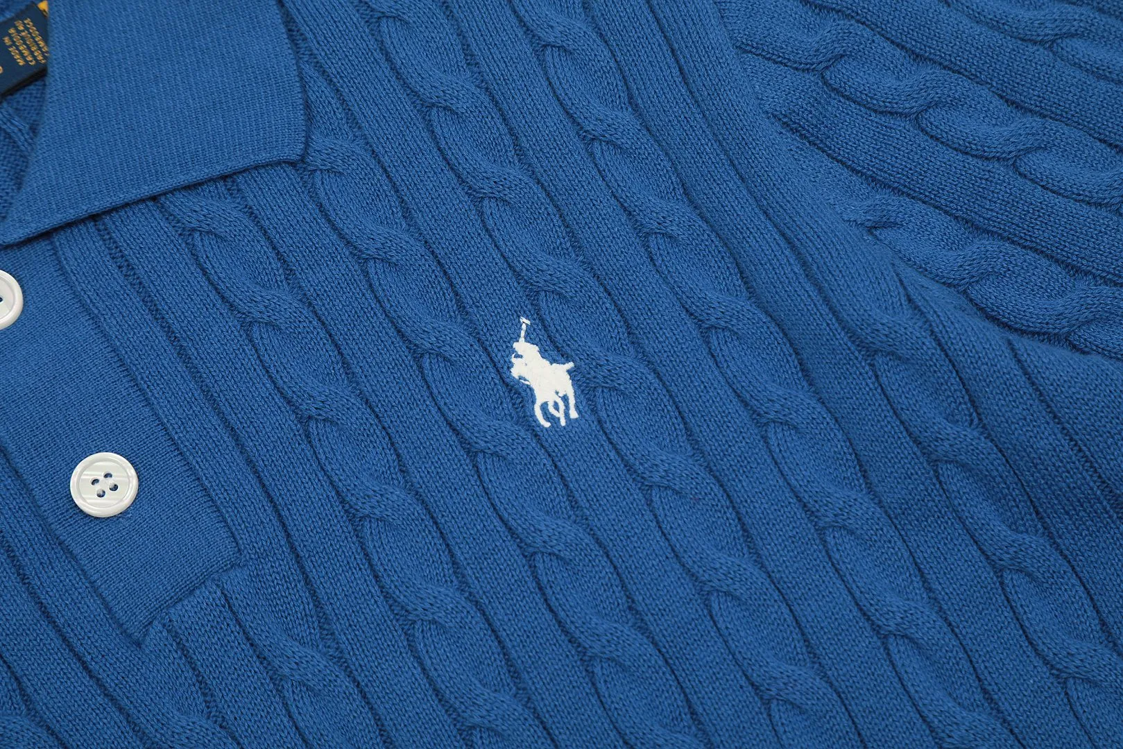 🅿️176 "Top quality" Style number: DS022# (not off the shelves all year round) [Ralph Lauren POLO lapel solid color pony embroidered logo knitted short sleeves] ✅Ralph Lauren Ralph Lauren classic basic versatile all-season cardigan knitted short sleeves ✅Main supplier platform live broadcast Wholesale entities Replenish when out of stock Not off the shelves ✅ZP quality 1:1 version Scan the code to enter the GF website Counter quality ✅Details and quality are the only one in Guangzhou. Imported quality cotton yarn focuses on high-end and cost-effective. Needless to say good quality. ✅The version is restored to the original order. The maximum size can be worn up to 160 pounds. Loose, comfortable and stress-free.